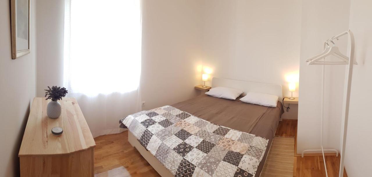 Mitra Apartments Malinska Esterno foto