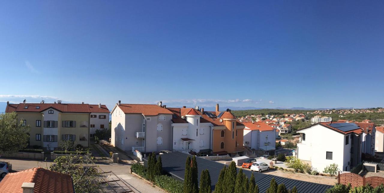 Mitra Apartments Malinska Esterno foto