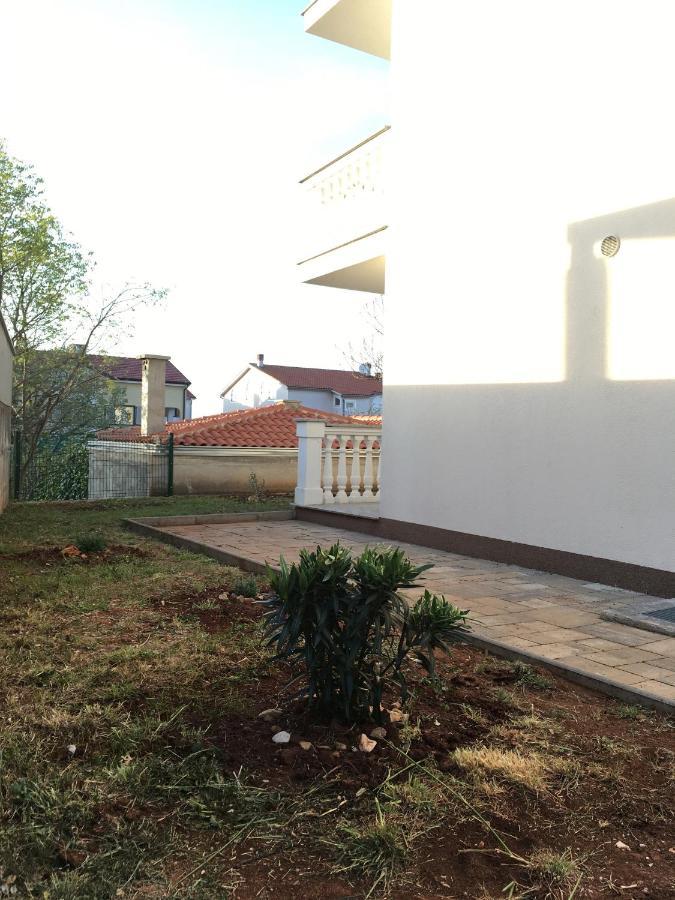 Mitra Apartments Malinska Esterno foto
